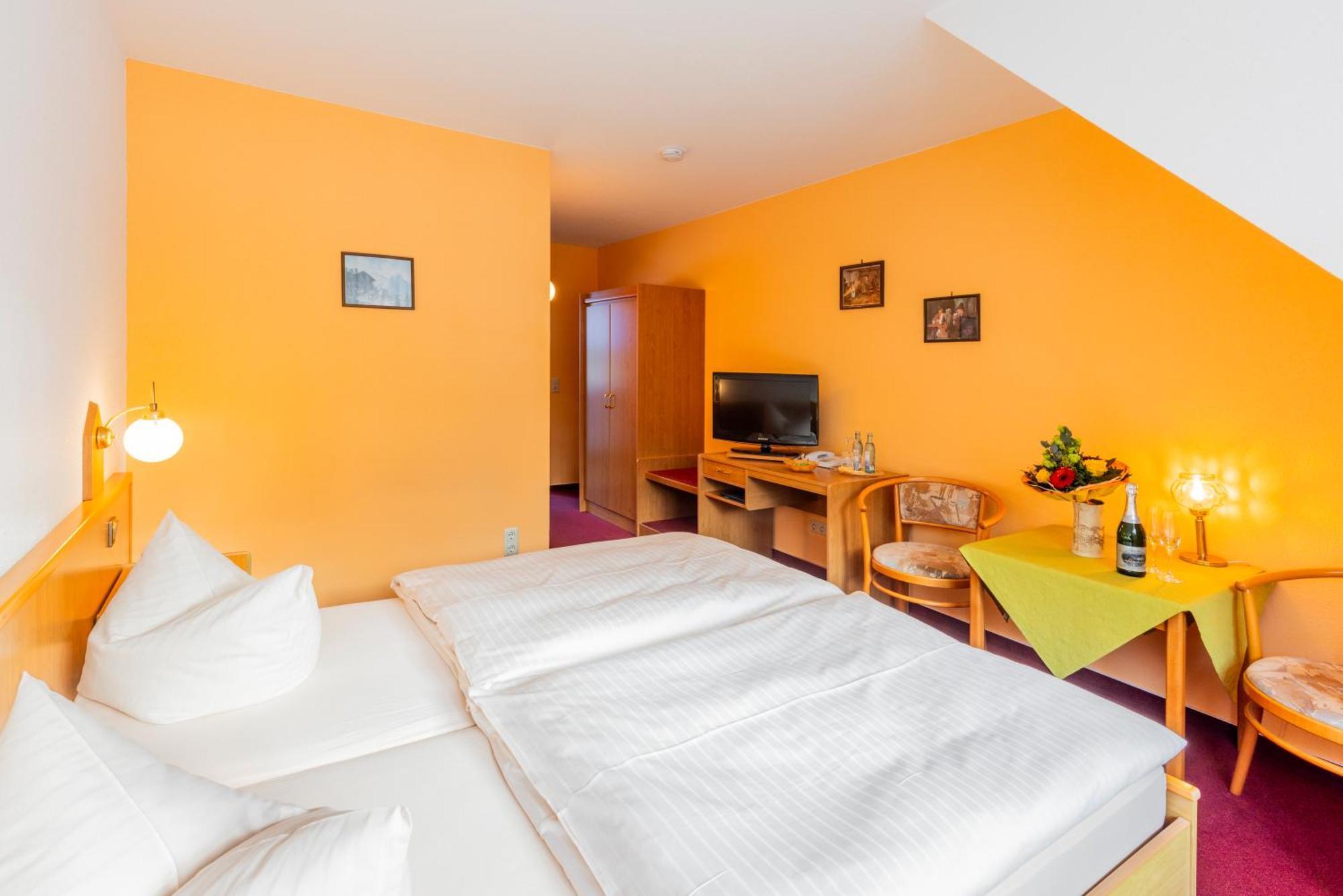 Hotel Gondelfahrt คัวร์ออร์ทโยนส์ดอร์ฟ ภายนอก รูปภาพ