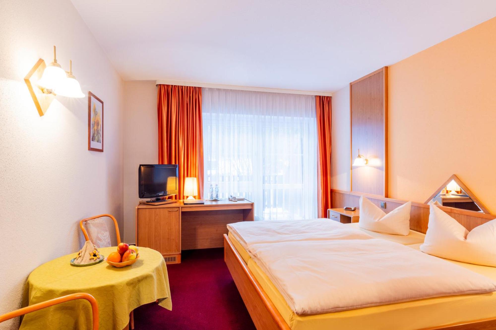 Hotel Gondelfahrt คัวร์ออร์ทโยนส์ดอร์ฟ ภายนอก รูปภาพ