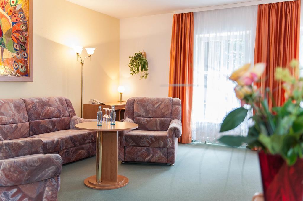 Hotel Gondelfahrt คัวร์ออร์ทโยนส์ดอร์ฟ ภายนอก รูปภาพ